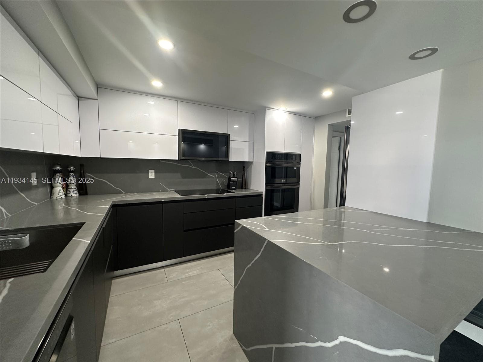 TOWERS OF OCEANVIEW SOUTH · #602 in Hallandale Beach - Photo 6