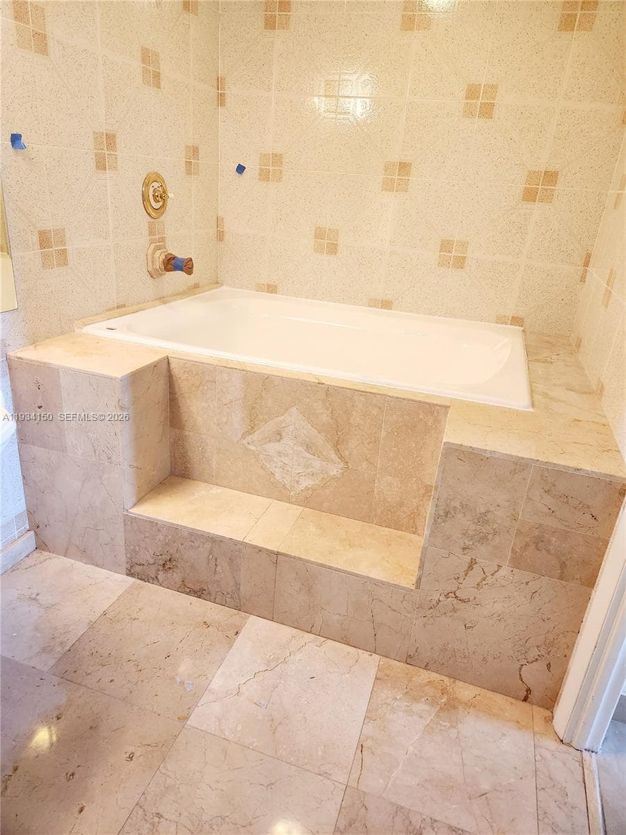 WINSTON TOWER 300 CONDO · #819 in Sunny Isles Beach - Photo 13