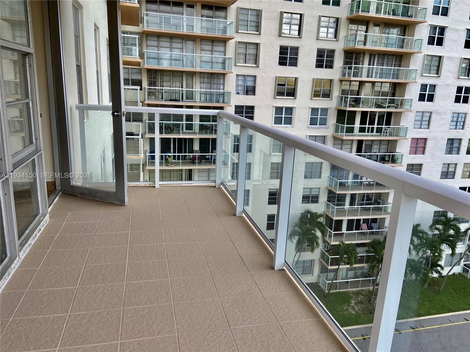 WINSTON TOWER 300 CONDO · #819 in Sunny Isles Beach - Photo 15