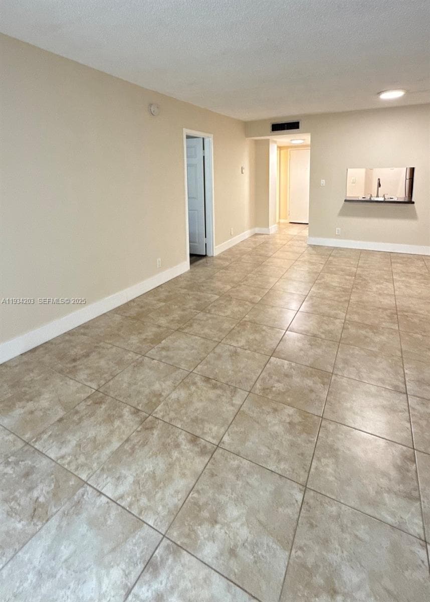 BAYSWATER COURT CONDO · #3P in North Miami Beach - Photo 10