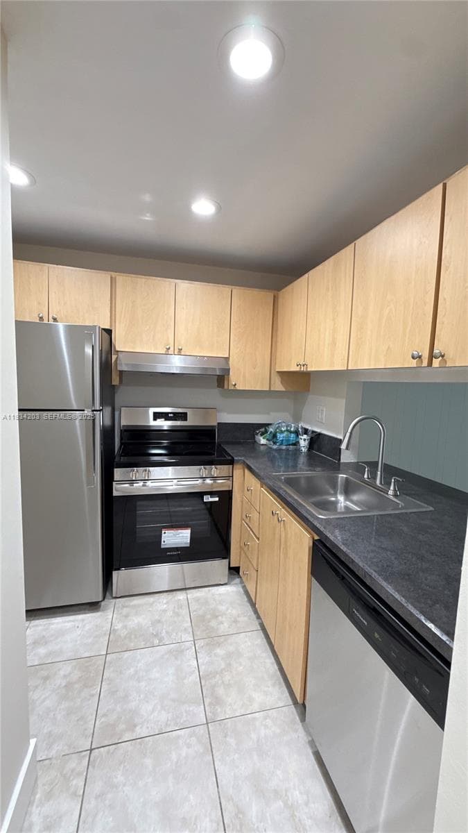 BAYSWATER COURT CONDO · #3P in North Miami Beach - Photo 11