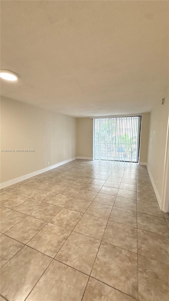 BAYSWATER COURT CONDO · #3P in North Miami Beach - Photo 9