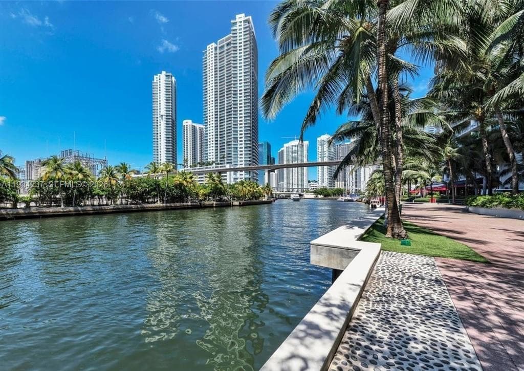 Latitude on the River · #3109 in Miami - Photo 19