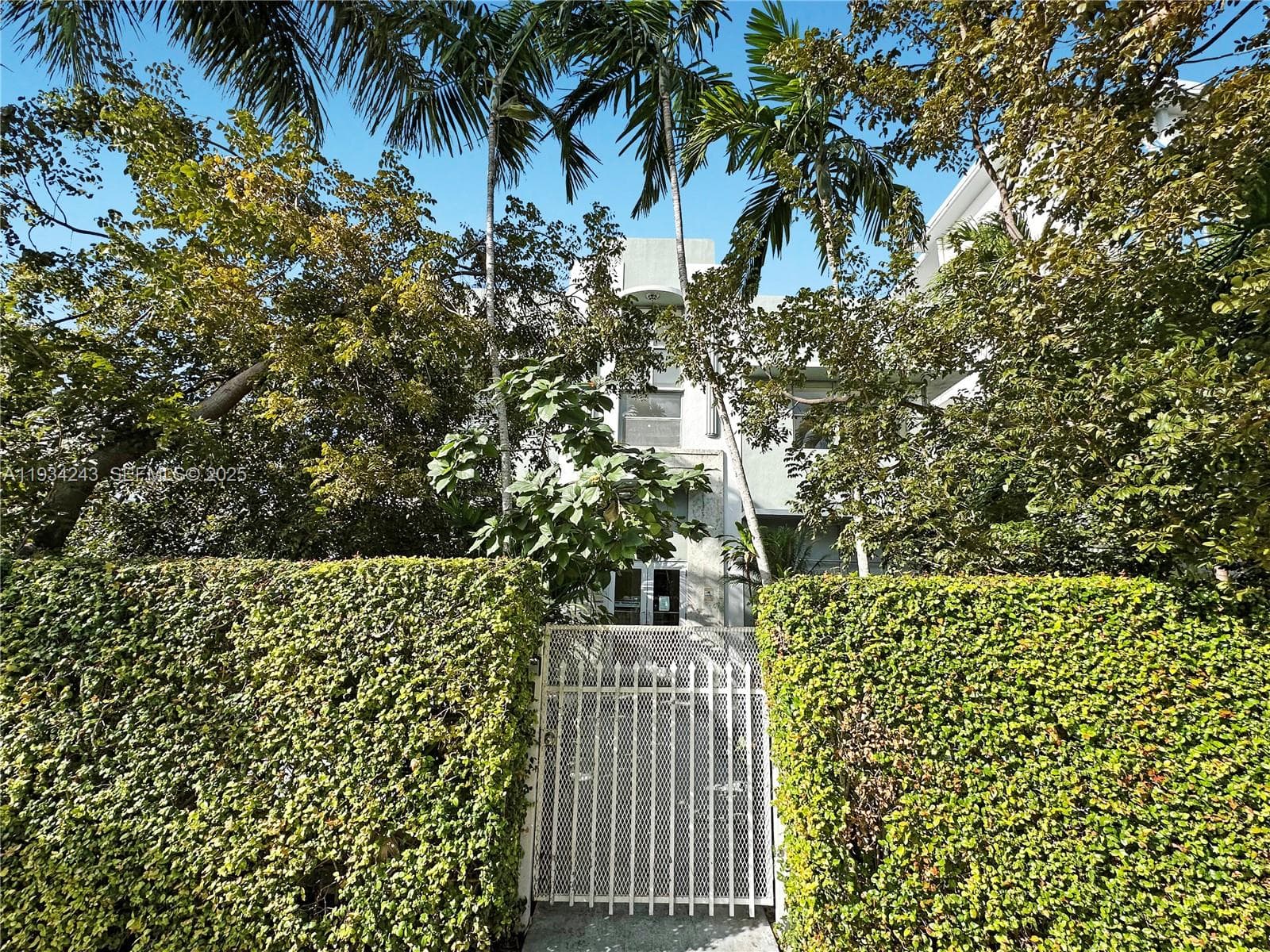 THE CORONET CONDO · #5 in Miami Beach - Photo 27
