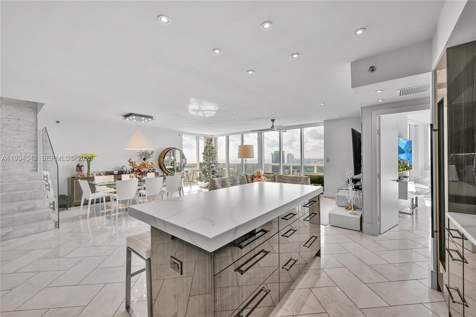 BEACH CLUB I · #PH4405 in Hallandale Beach - Photo 12