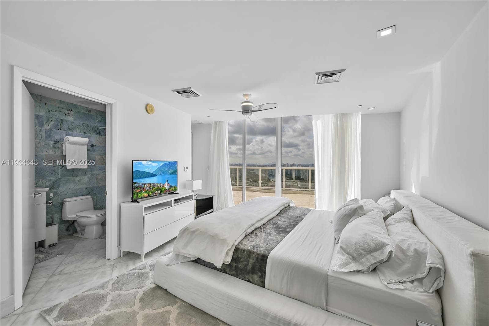 BEACH CLUB I · #PH4405 in Hallandale Beach - Photo 30