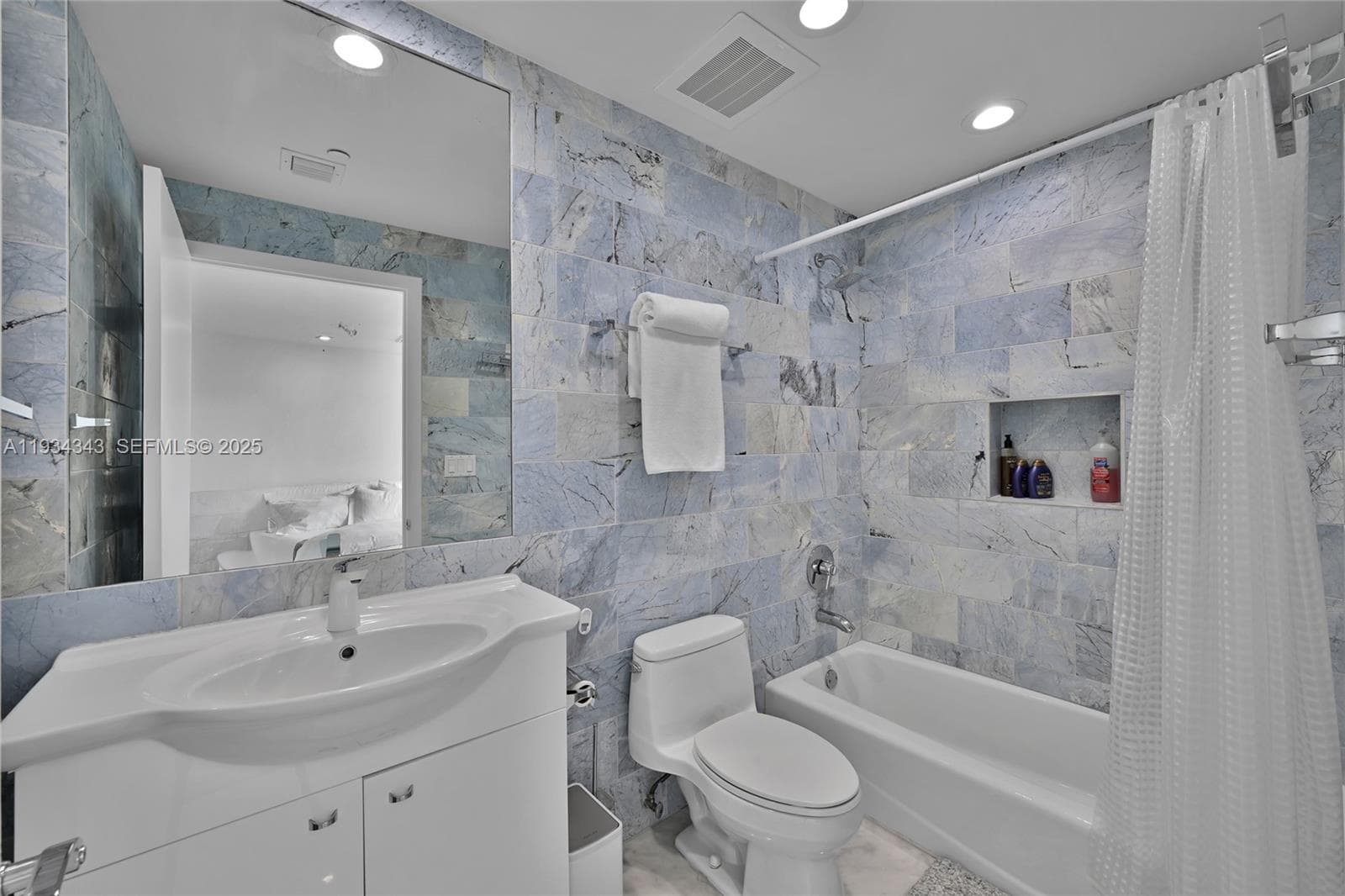 BEACH CLUB I · #PH4405 in Hallandale Beach - Photo 38