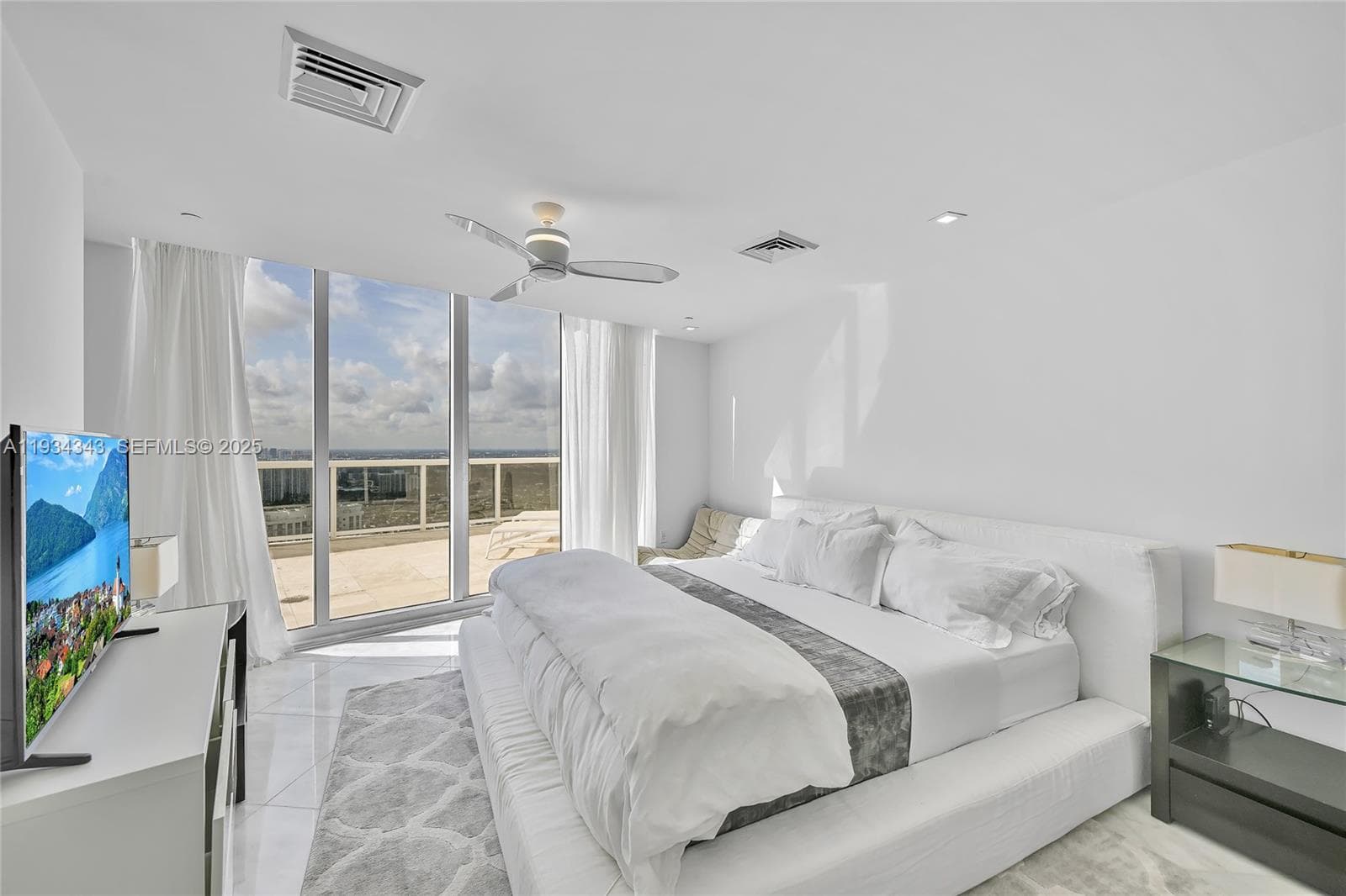 BEACH CLUB I · #PH4405 in Hallandale Beach - Photo 31