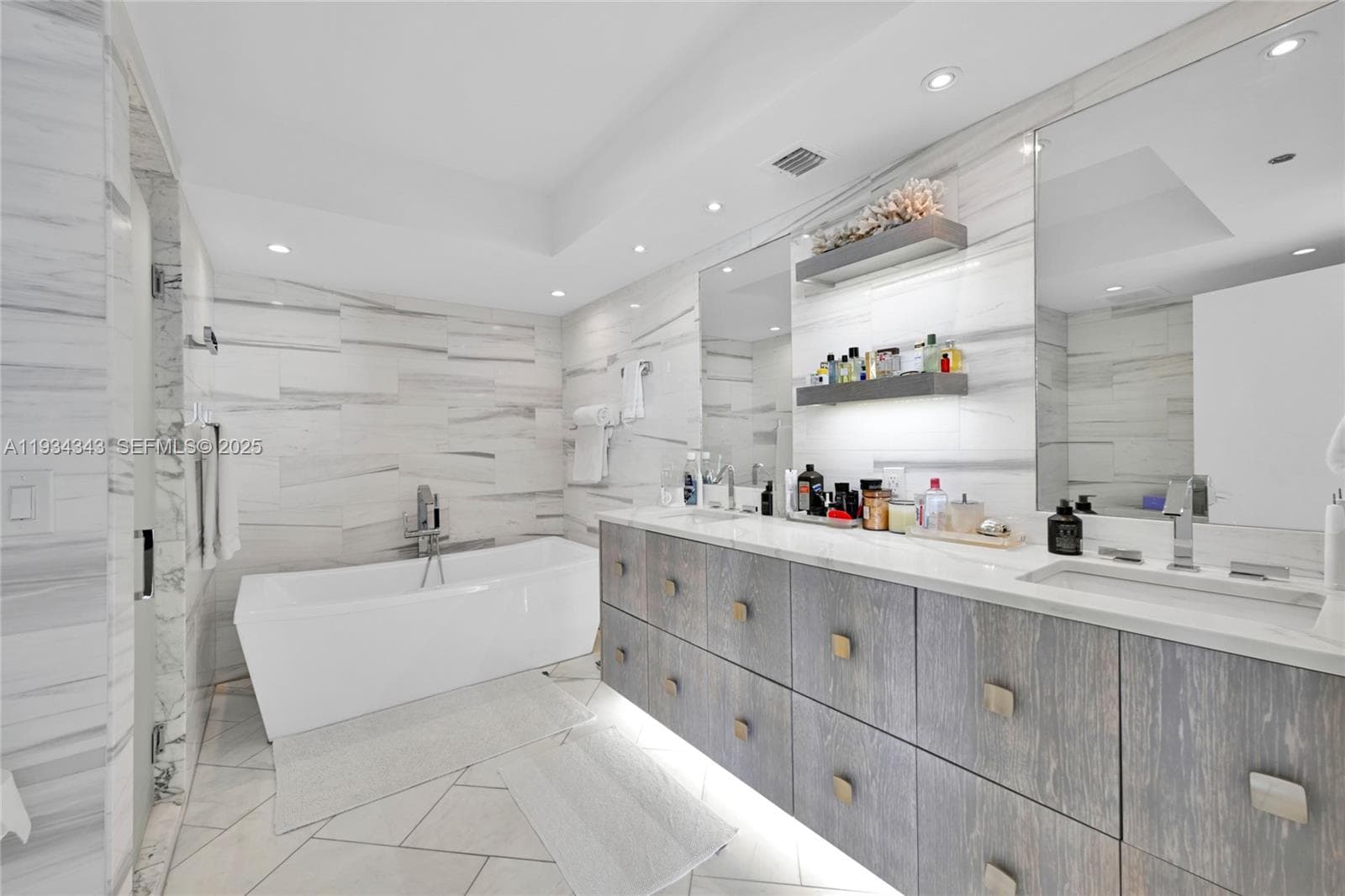 BEACH CLUB I · #PH4405 in Hallandale Beach - Photo 39