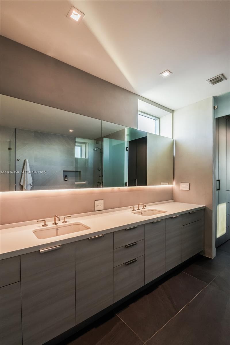 SPACE 01 CONDO · #1401 in North Bay Village - Photo 14