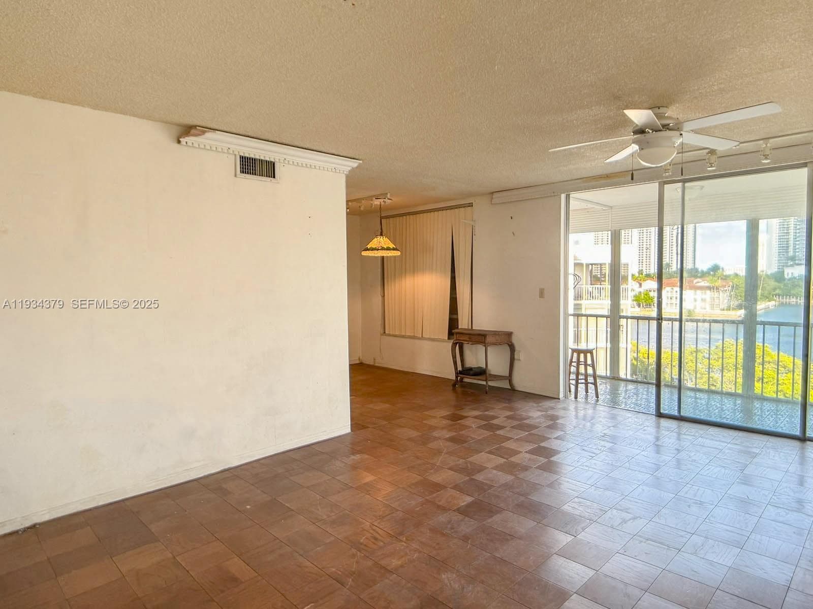 Point East · #E601 in Aventura - Photo 6