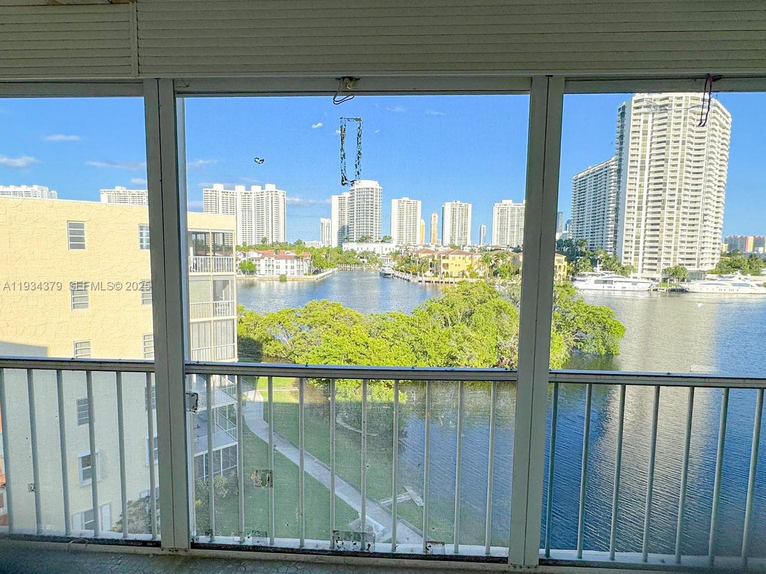 Point East · #E601 in Aventura - Photo 20