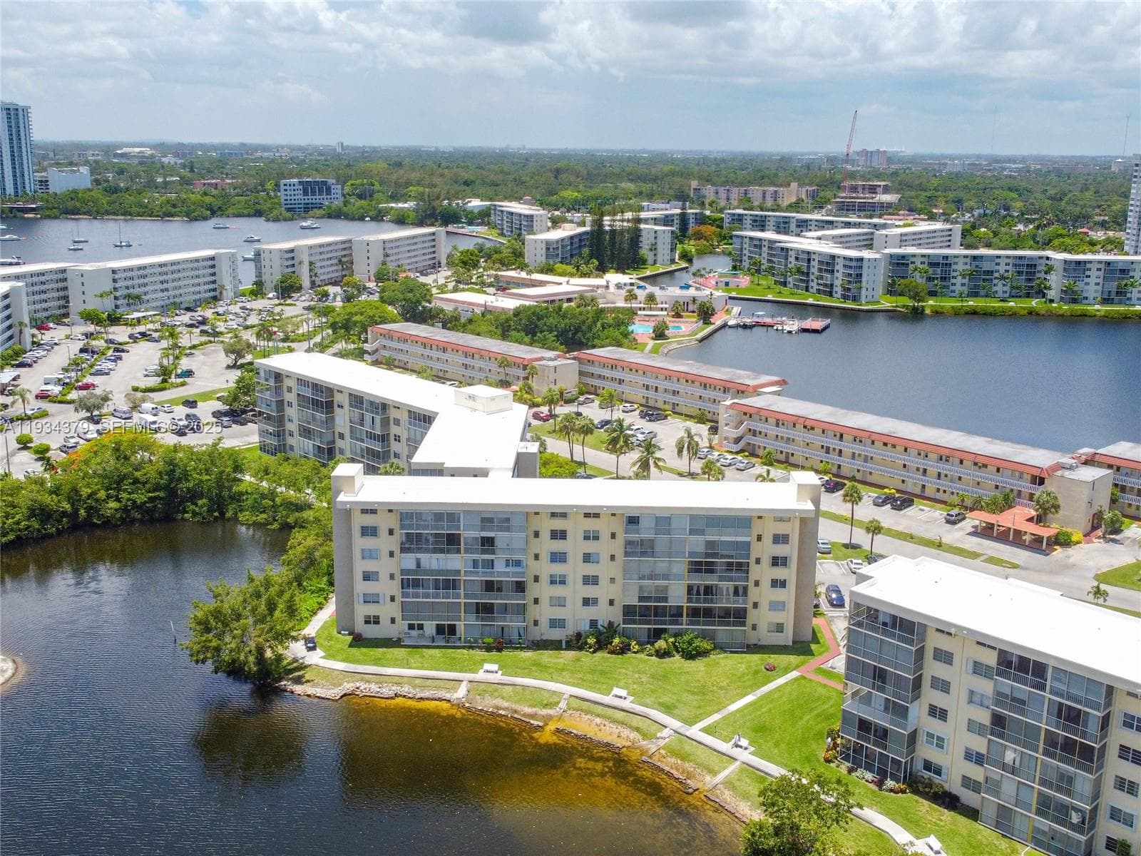 Point East · #E601 in Aventura - Photo 29