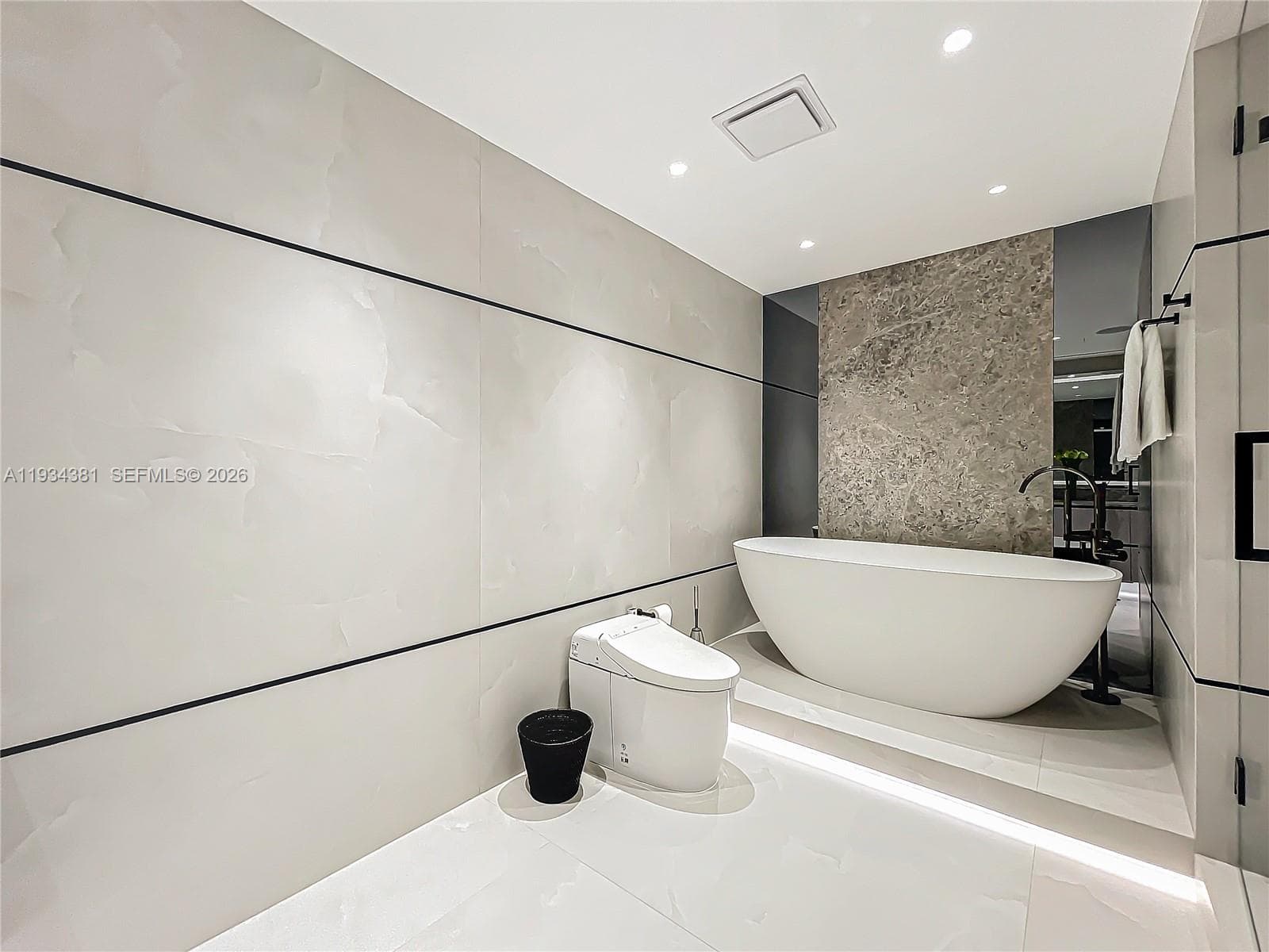 Villas of Positano Condo · #V5 in Hollywood - Photo 33