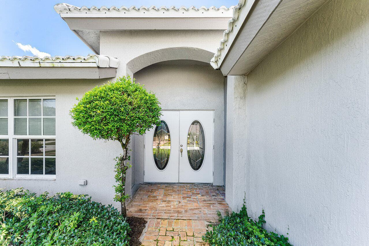 004-4572WhiteCedarLane