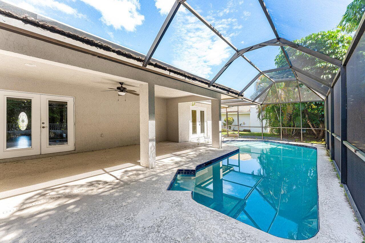 036-4572WhiteCedarLane