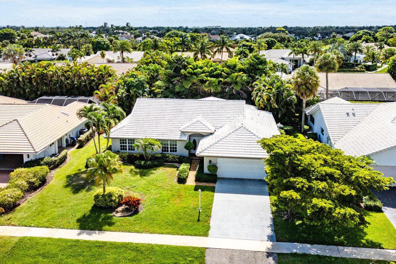 042-4572WhiteCedarLane
