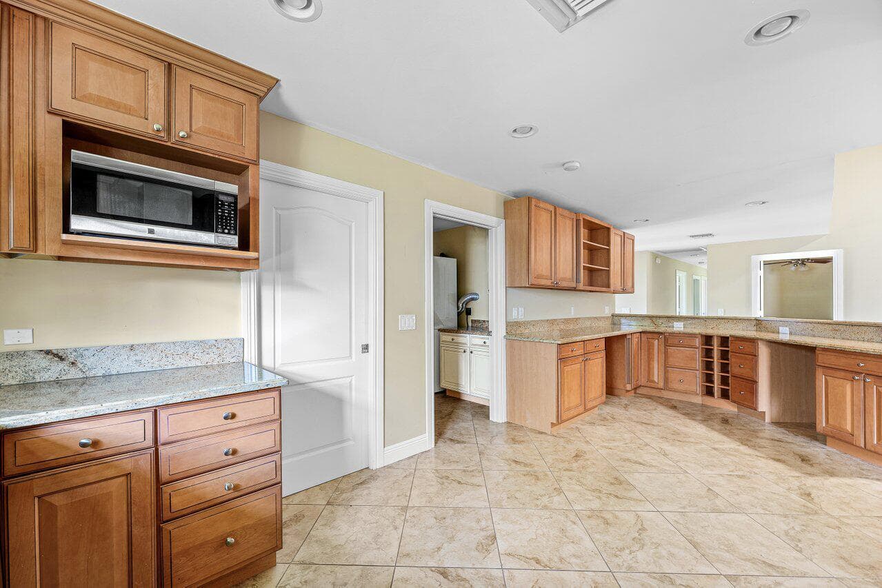 013-4572WhiteCedarLane