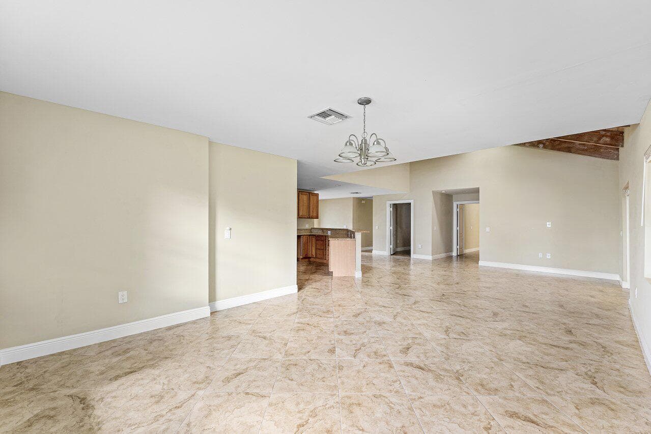 008-4572WhiteCedarLane