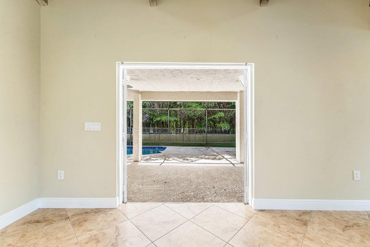 017-4572WhiteCedarLane