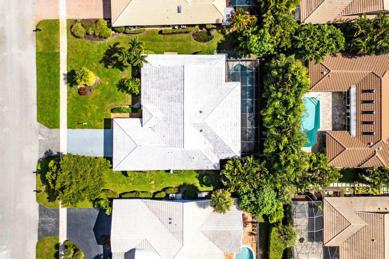 043-4572WhiteCedarLane