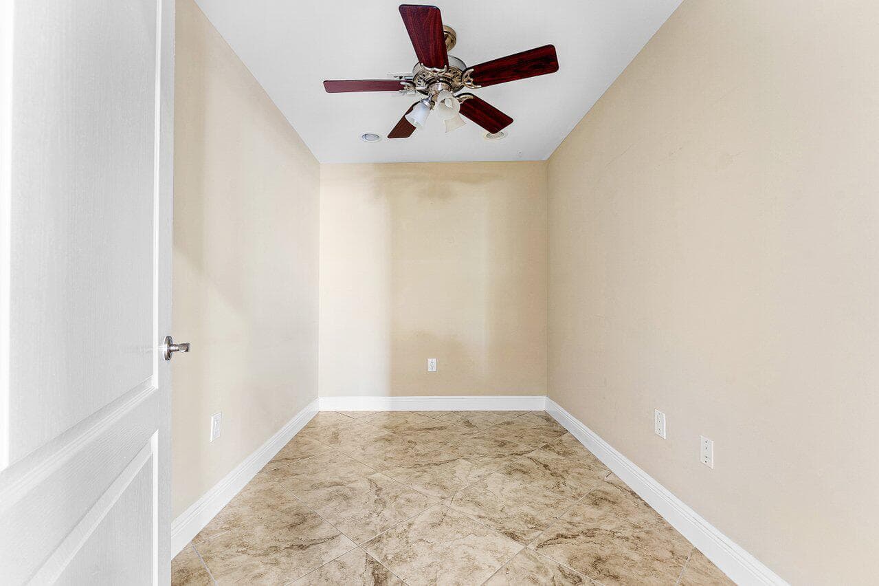 032-4572WhiteCedarLane