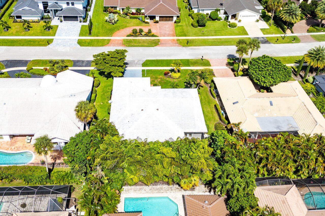 046-4572WhiteCedarLane