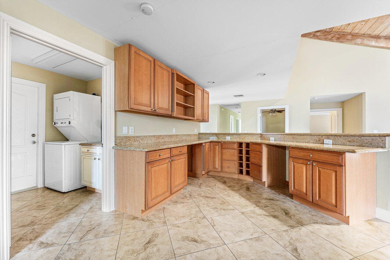 014-4572WhiteCedarLane