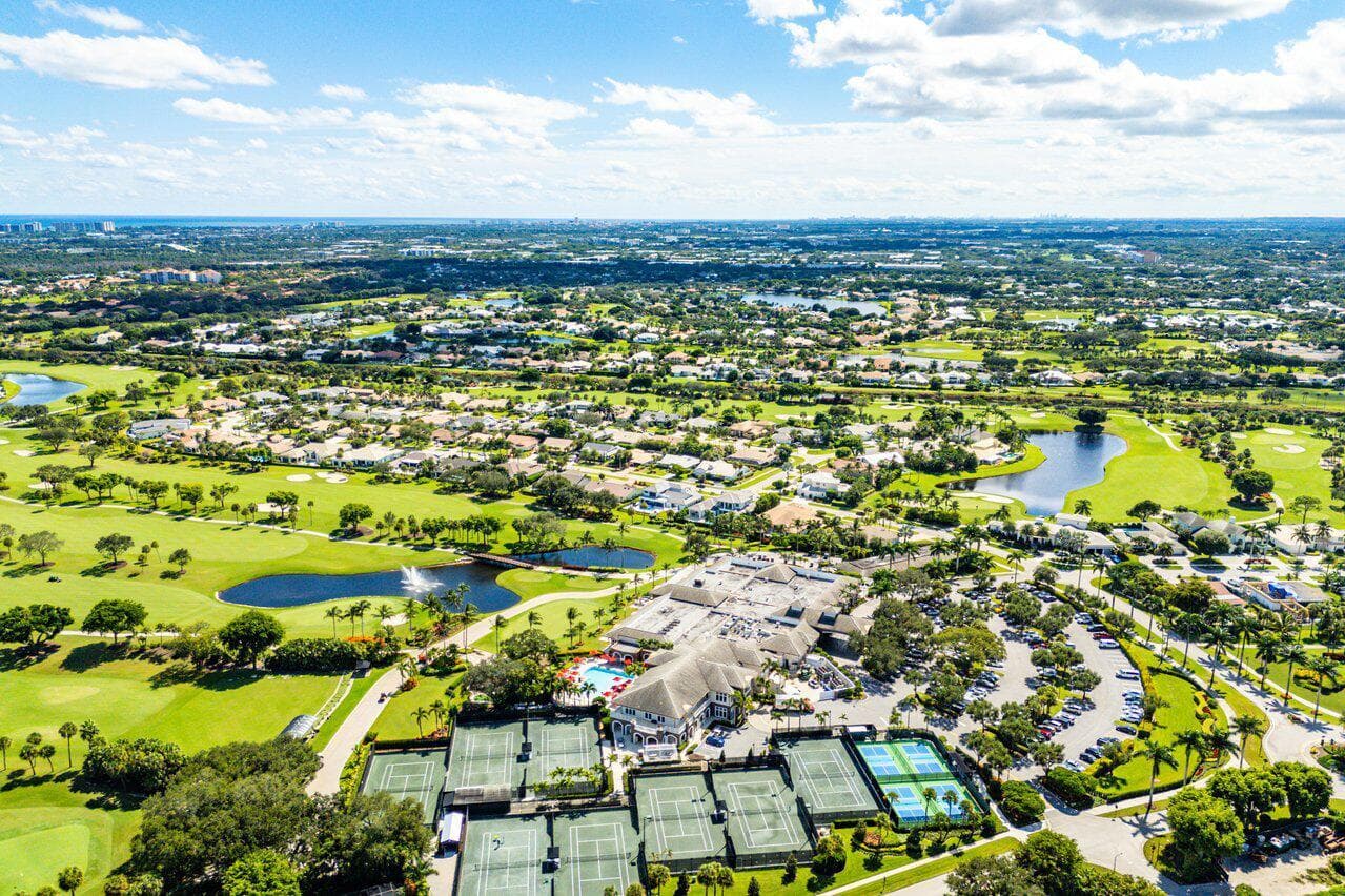 053-4572WhiteCedarLane