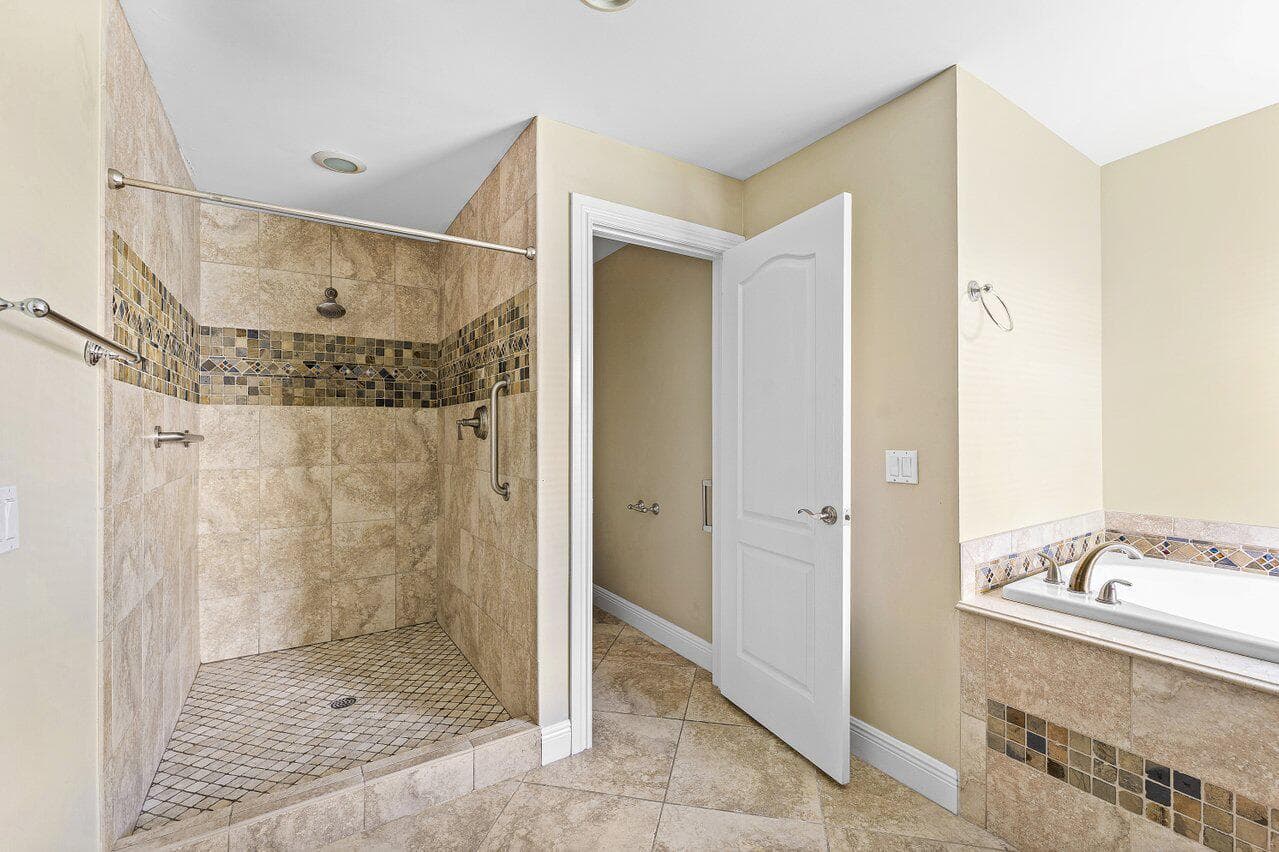 023-4572WhiteCedarLane