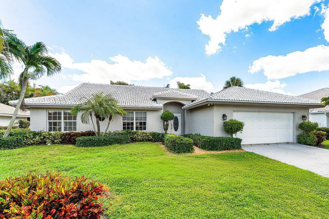 002-4572WhiteCedarLane