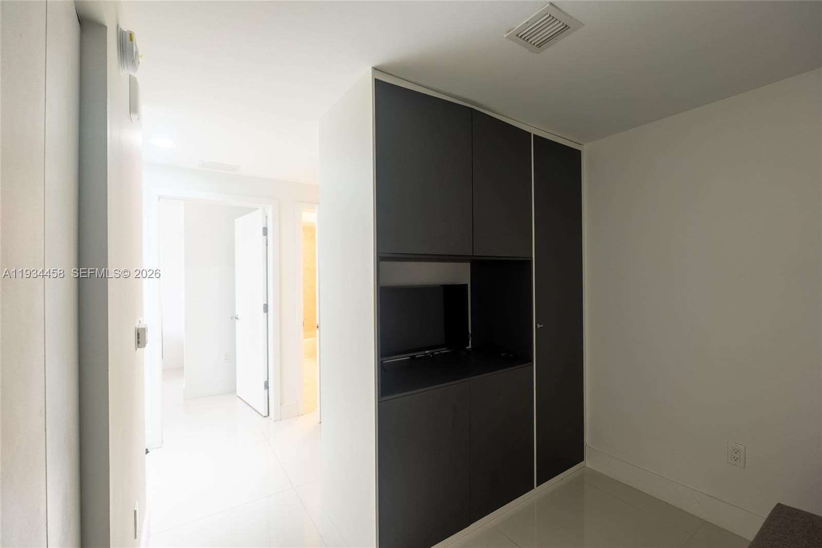 THE HARBOUR SOUTH CONDO · #3117 in North Miami Beach - Photo 23