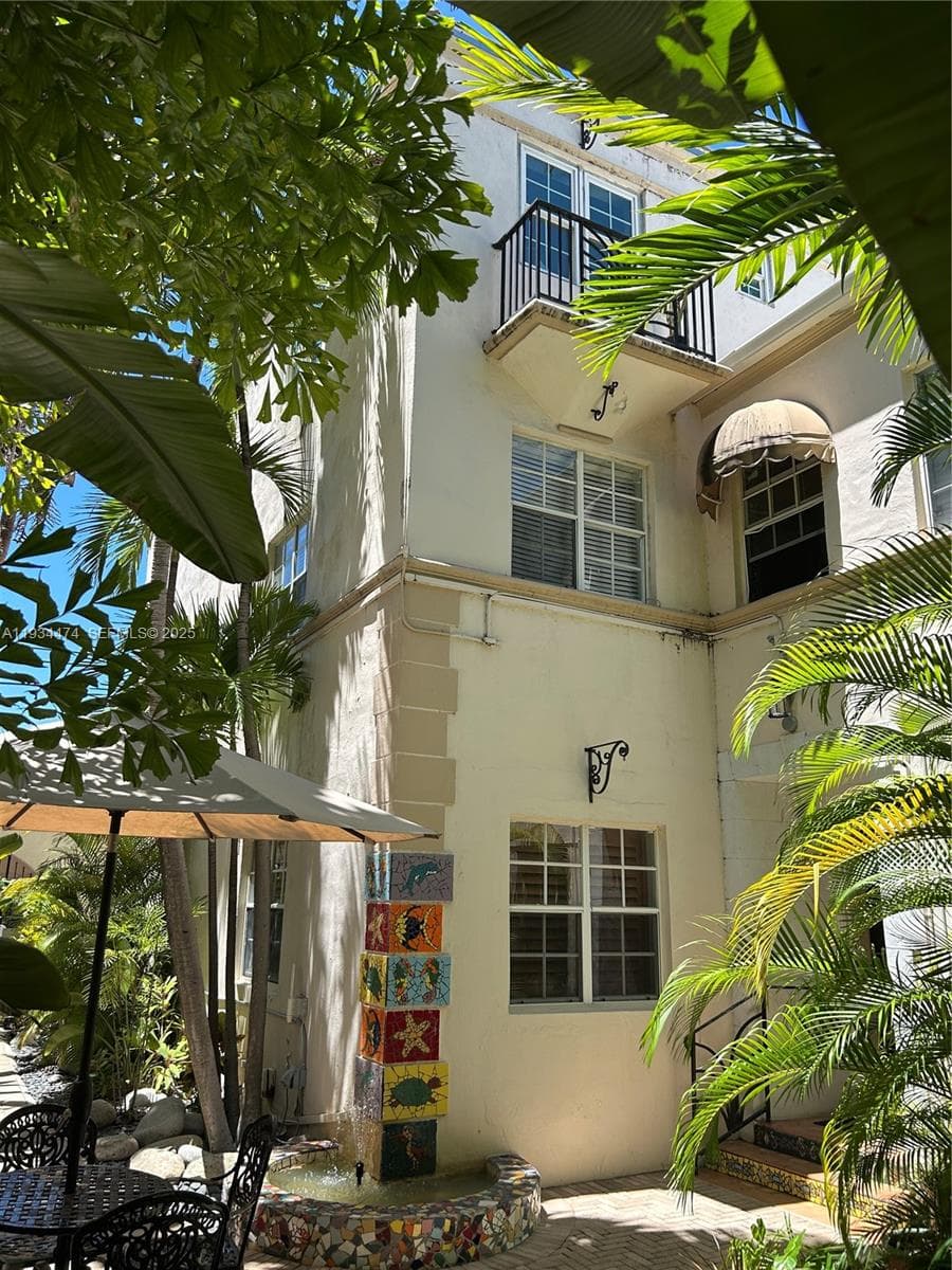 LES JARDINS OF SOUTH BEAC · #206 in Miami Beach - Photo 4
