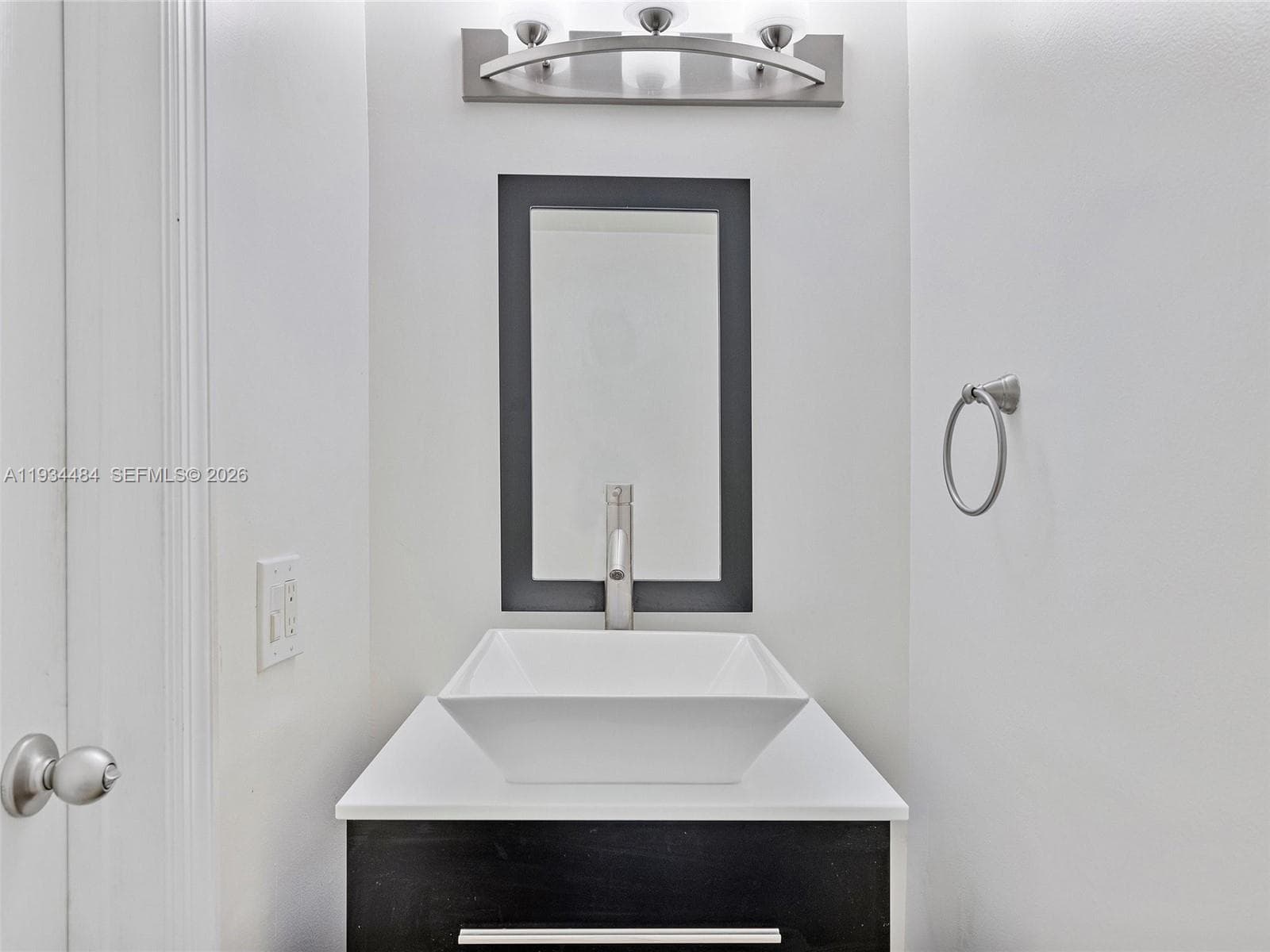 515 NE 38th St #10 photo 25