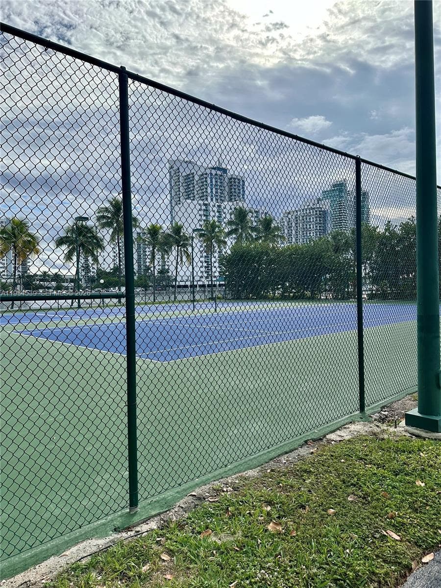 OCEANVIEW PARK CONDO · #107 in Hallandale Beach - Photo 17