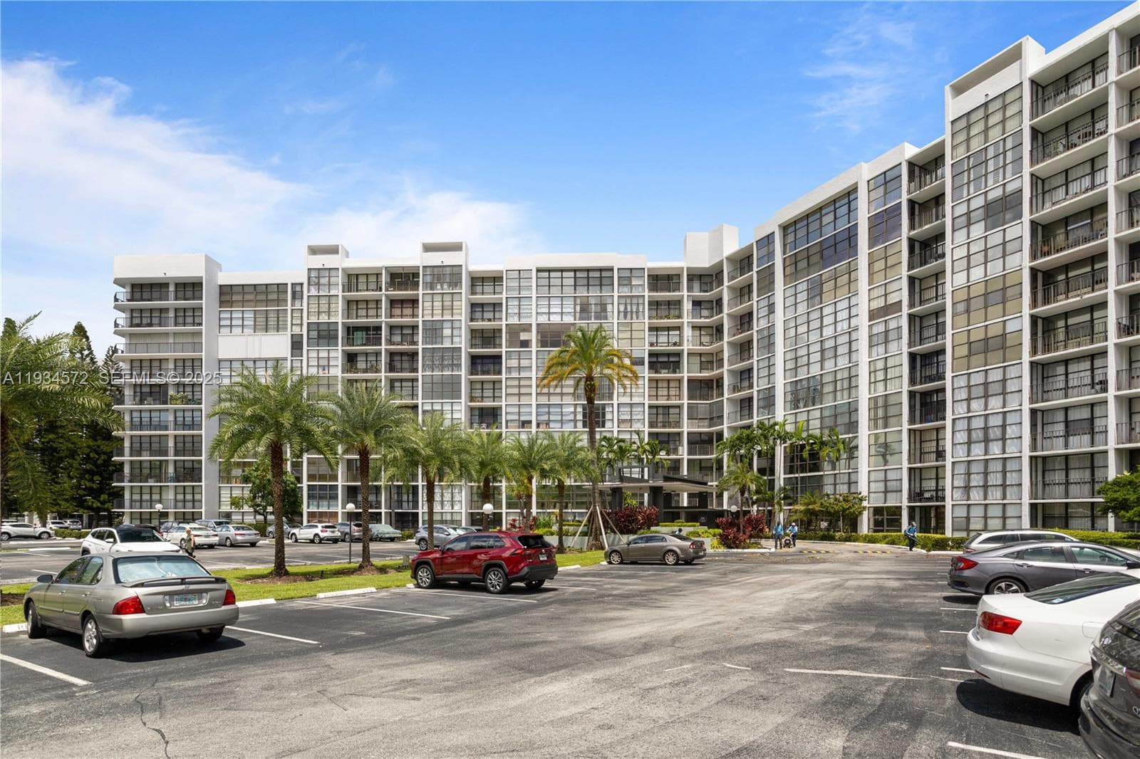 OCEANVIEW PARK CONDO · #723 in Hallandale Beach - Photo 42