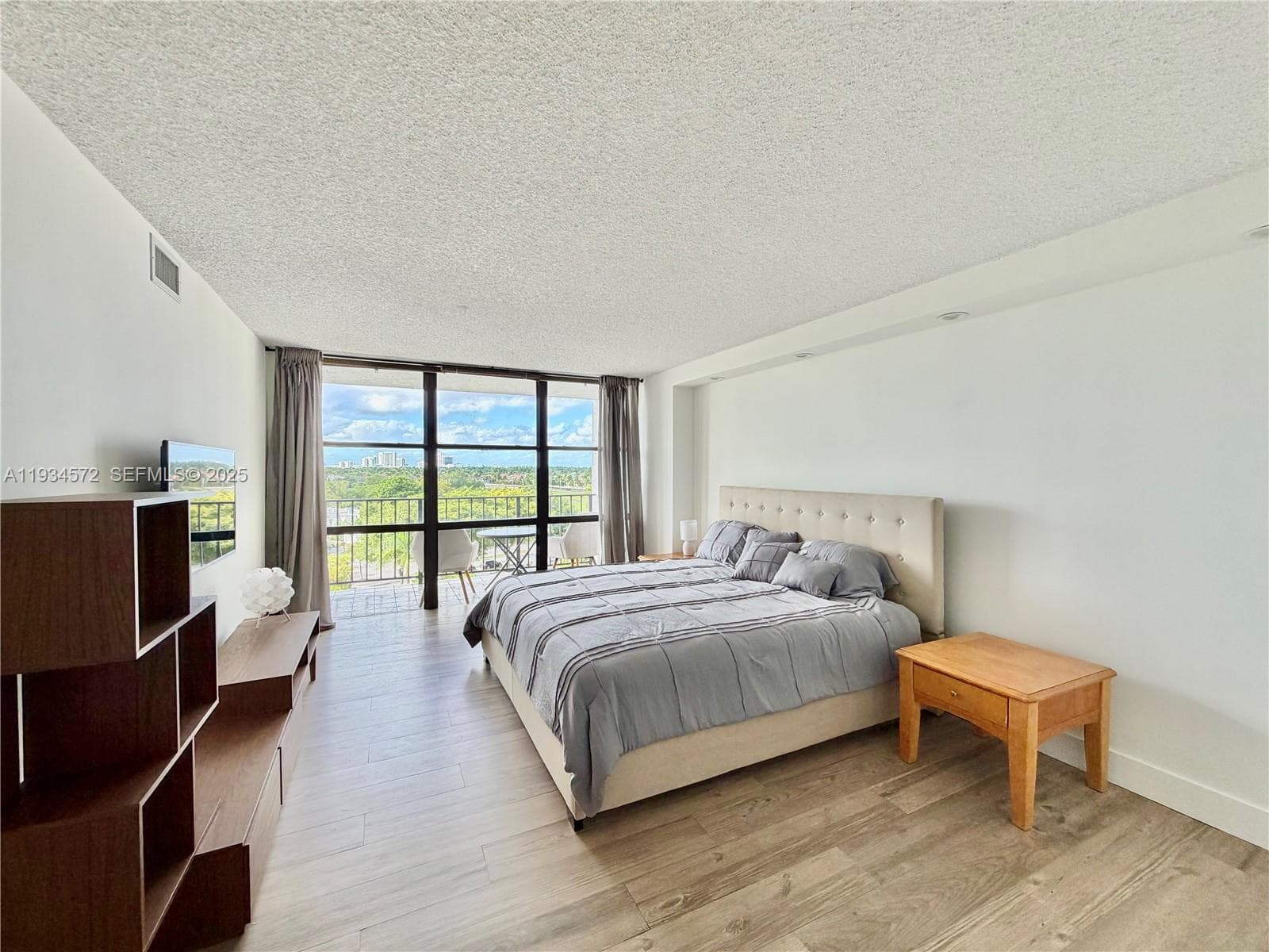 OCEANVIEW PARK CONDO · #723 in Hallandale Beach - Photo 12