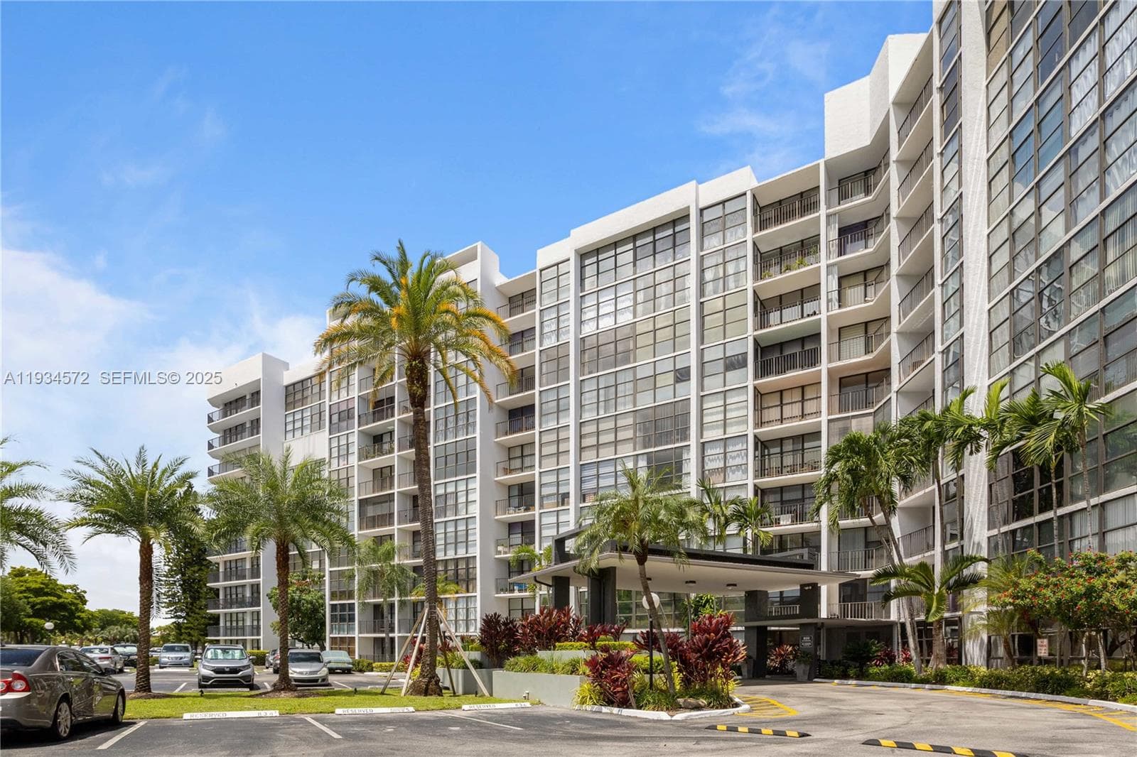 OCEANVIEW PARK CONDO · #723 in Hallandale Beach - Photo 28