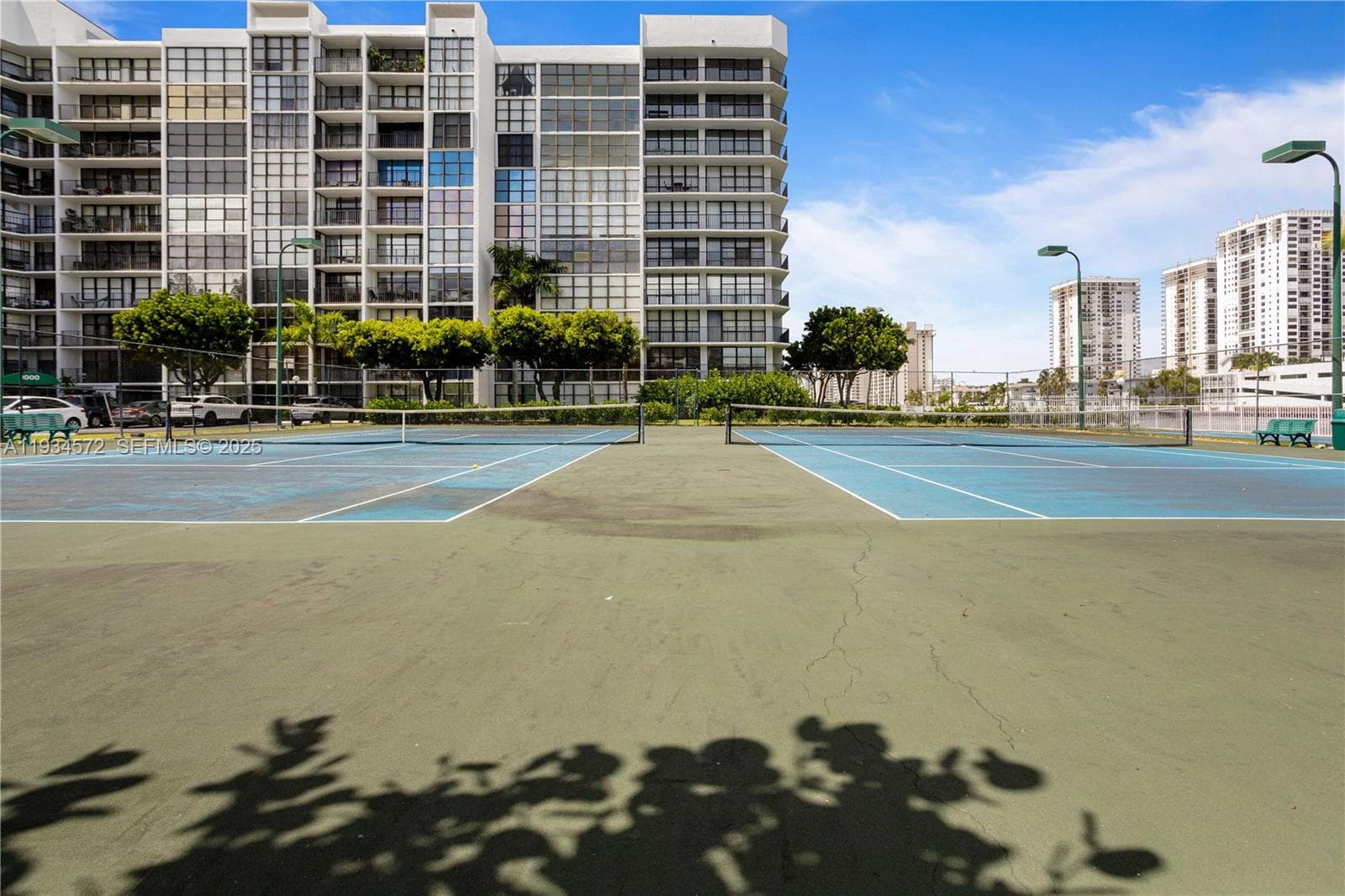 OCEANVIEW PARK CONDO · #723 in Hallandale Beach - Photo 38