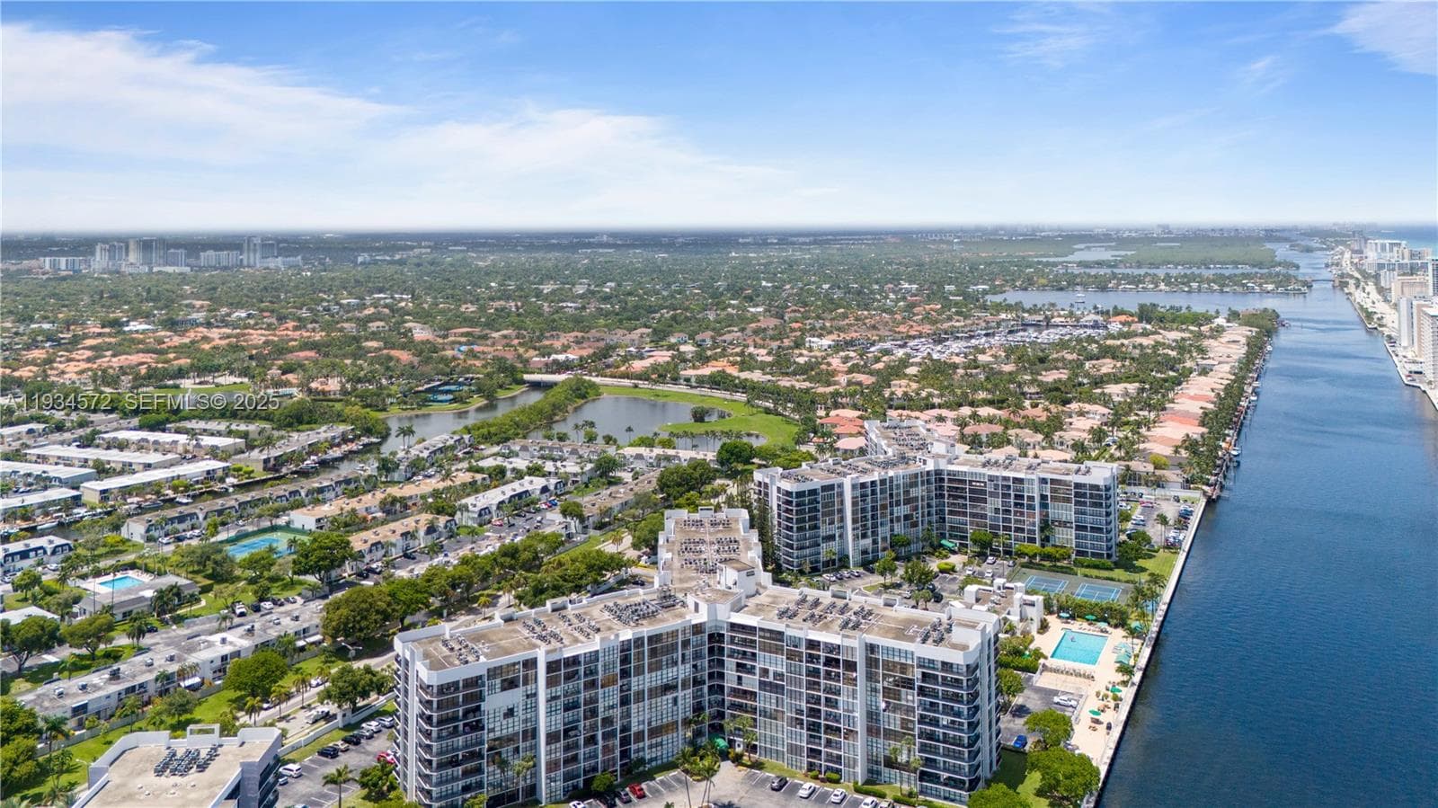 OCEANVIEW PARK CONDO · #723 in Hallandale Beach - Photo 41