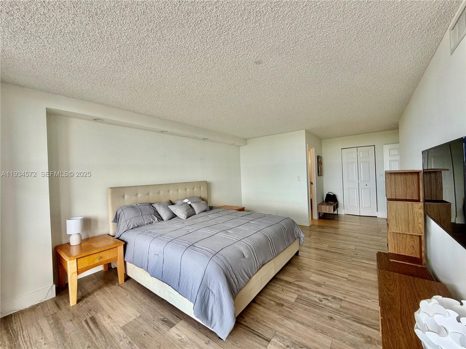 OCEANVIEW PARK CONDO · #723 in Hallandale Beach - Photo 15