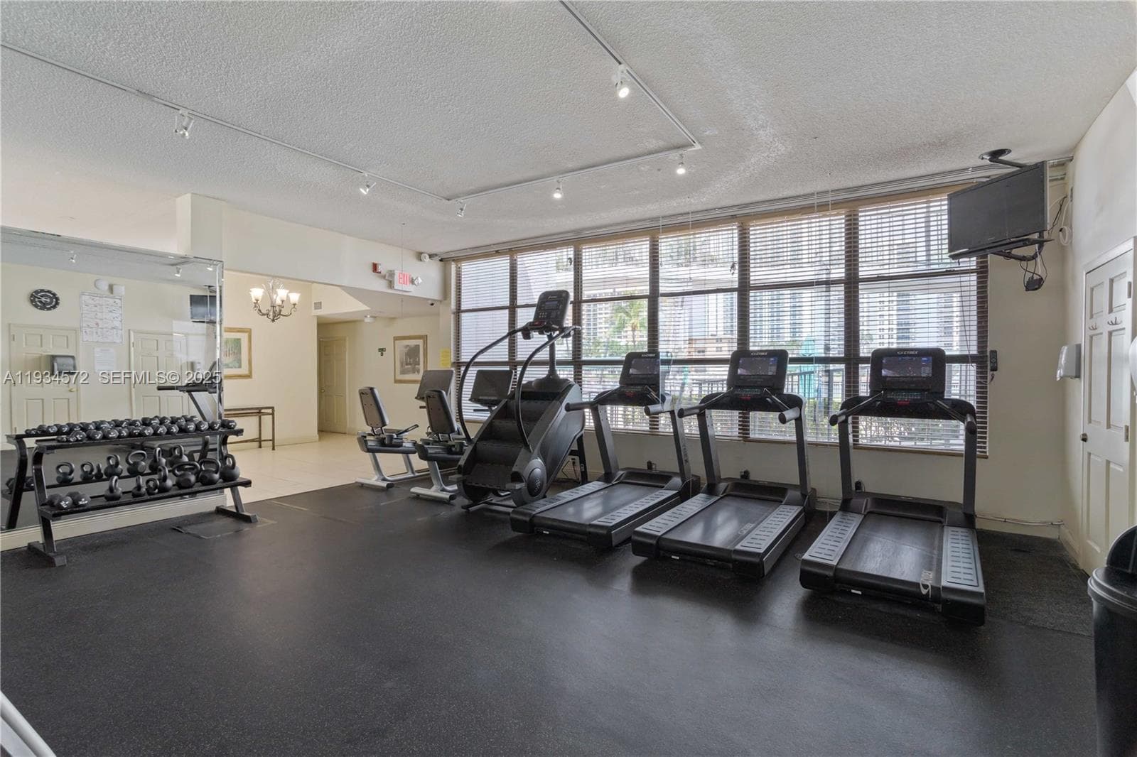 OCEANVIEW PARK CONDO · #723 in Hallandale Beach - Photo 39