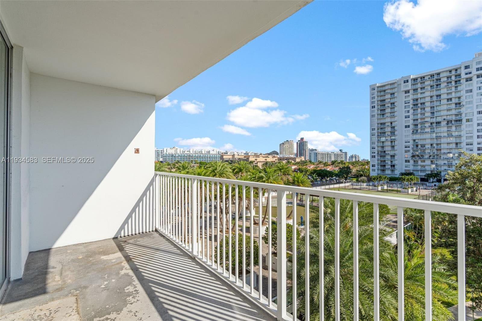 ADMIRALS PORT · #510W in Aventura - Photo 23