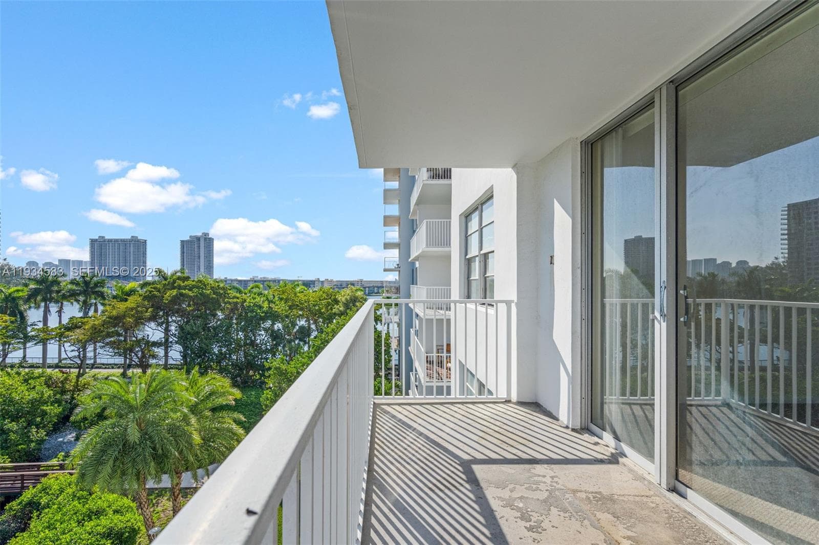ADMIRALS PORT · #510W in Aventura - Photo 22