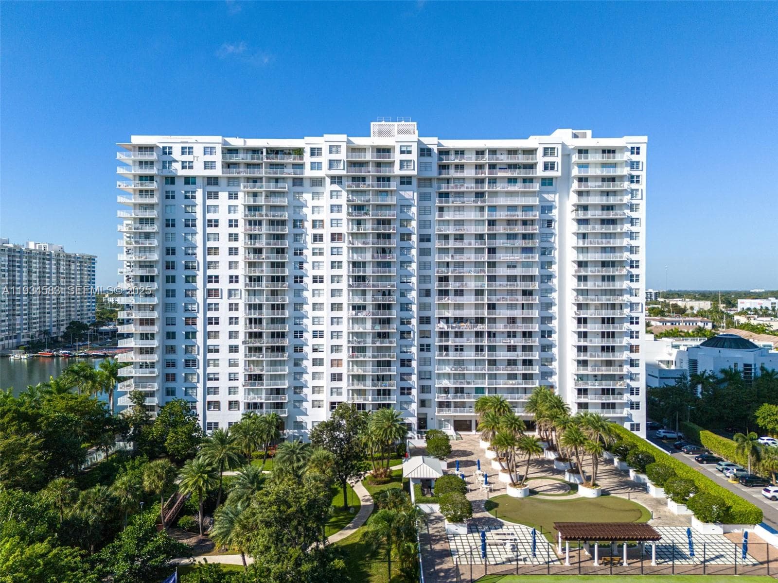 ADMIRALS PORT · #510W in Aventura - Photo 25