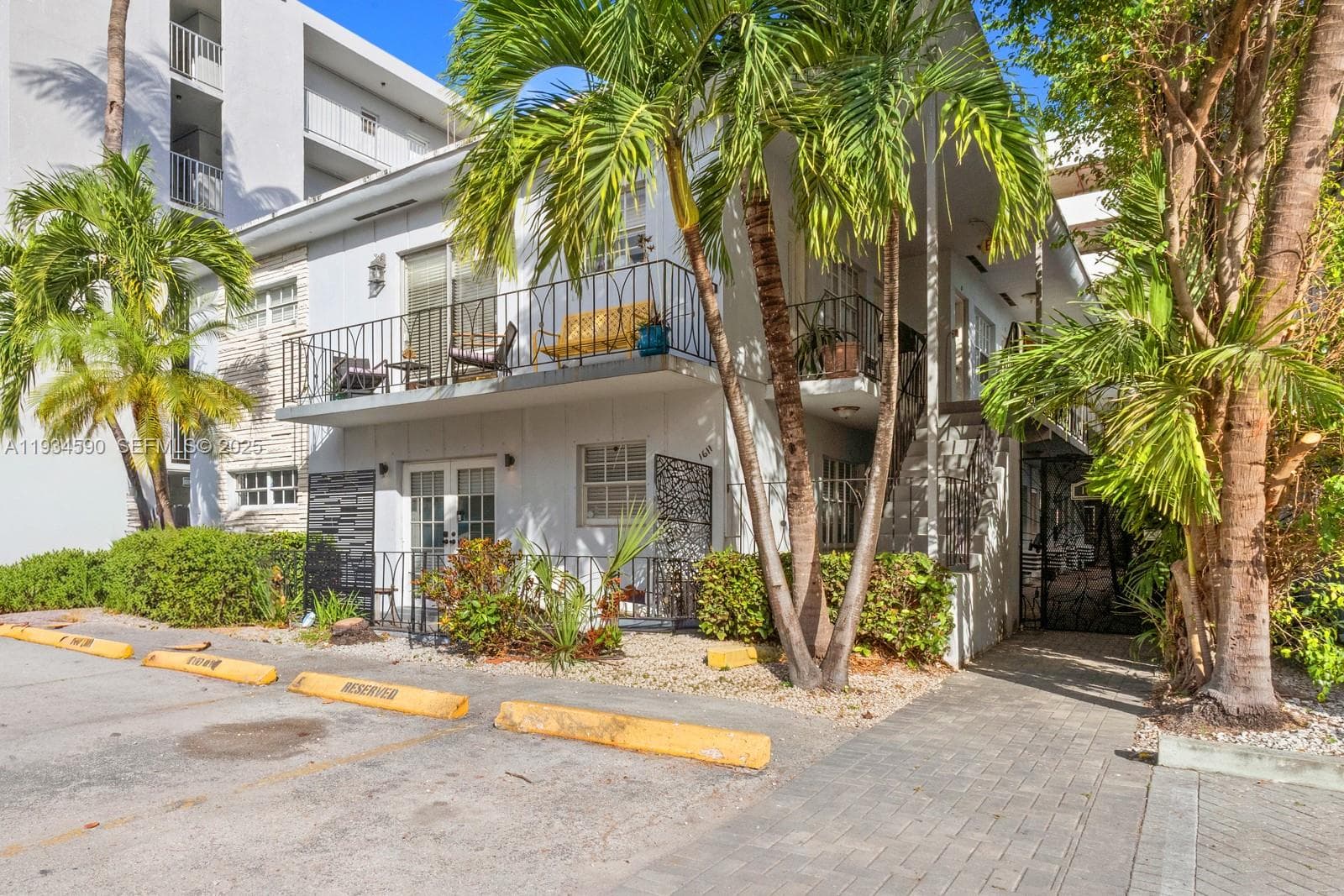 LINCOLN ROAD VILLAS EAST · #15 in Miami Beach - Photo 1