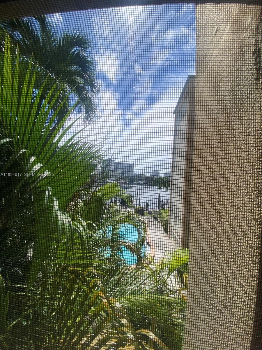BAY PLACE · #208 in Hallandale Beach - Photo 7