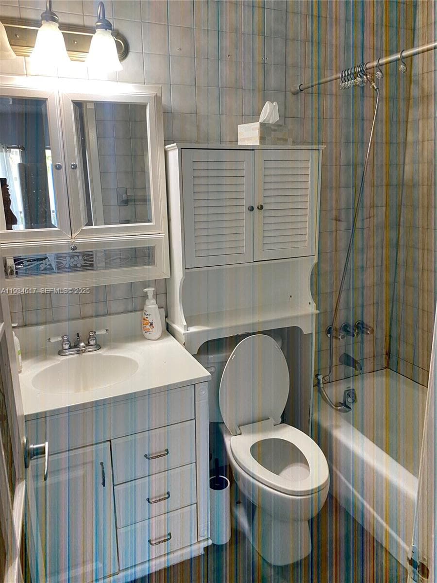 BAY PLACE · #208 in Hallandale Beach - Photo 11