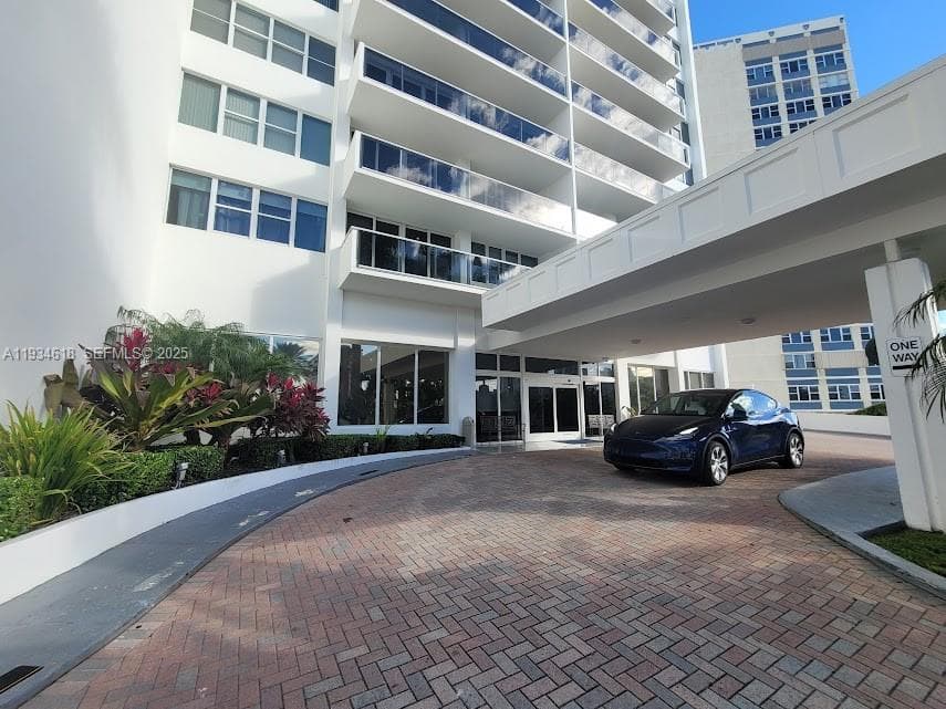 PARKER TOWER CONDO · #PH6 in Hallandale Beach - Photo 18