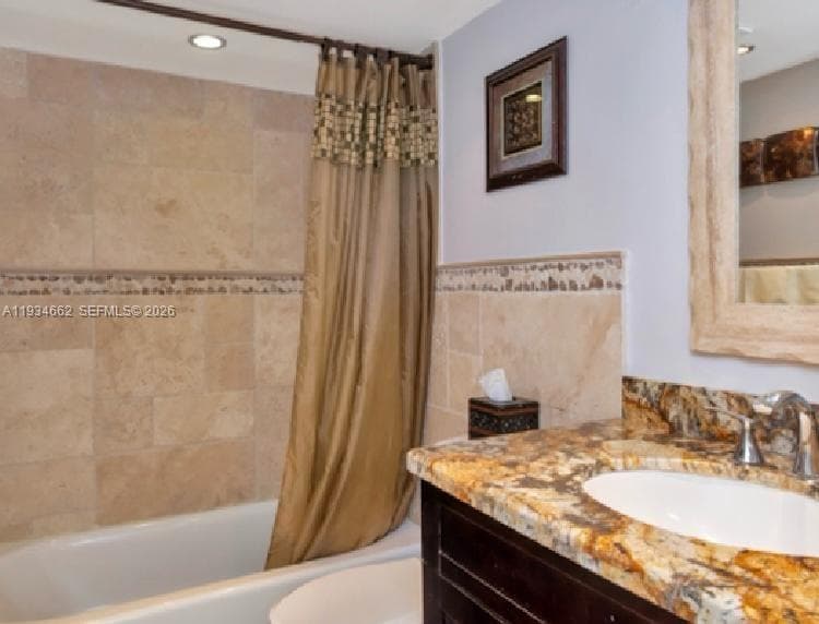 VILLA DORADA · #108-8 in Aventura - Photo 12